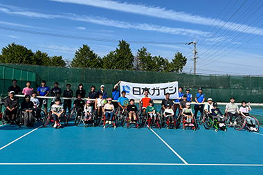 This is a photo showing support for wheelchair tennis. NGK actively supports wheelchair tennis as part of our support for persons with disabilities and local sports.