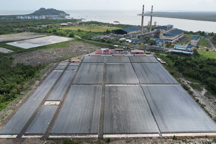 Algae cultivation facility constructed in Malaysia (provided by Chitose Laboratory Corp.)