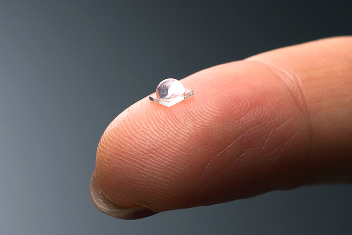 Micro-Lens for UV-LED