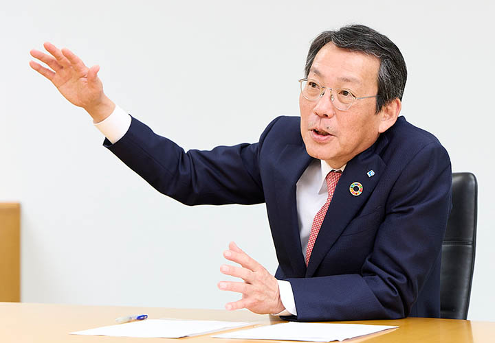 President Kobayashi Shigeru, answering the interview.