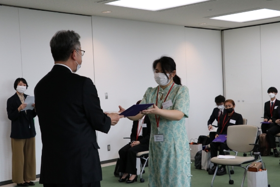 NGK Scholarship certificate presentation ceremony. The NGK Foundation for International Students continues to provide support in the form of scholarships and housing.